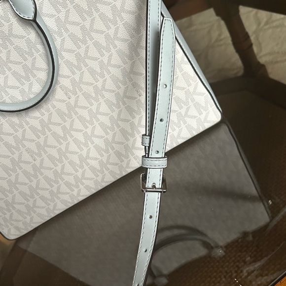 NWT Michael Kors Signature Logo Jessie Large Top Zip Tote in Soft Sky Bag - Picture 7 of 15